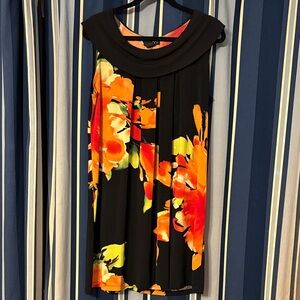 Enfocus Women size 16W dress, bold pattern, mini